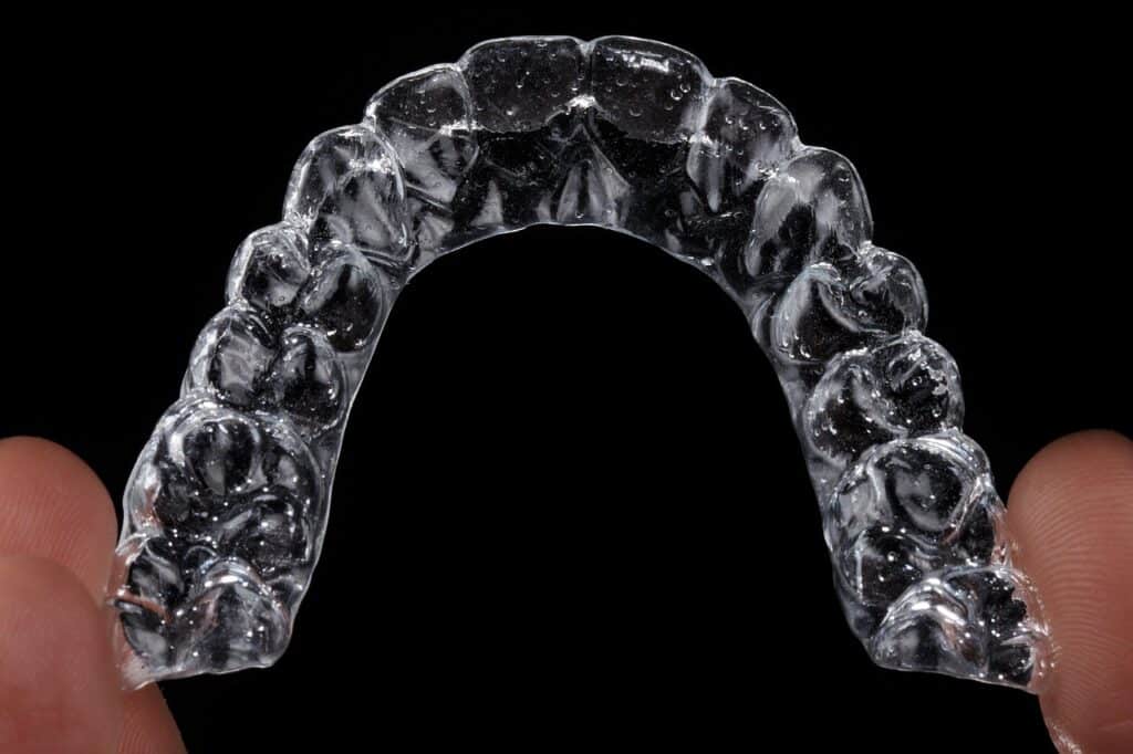 Brackets o alineadores invisibles